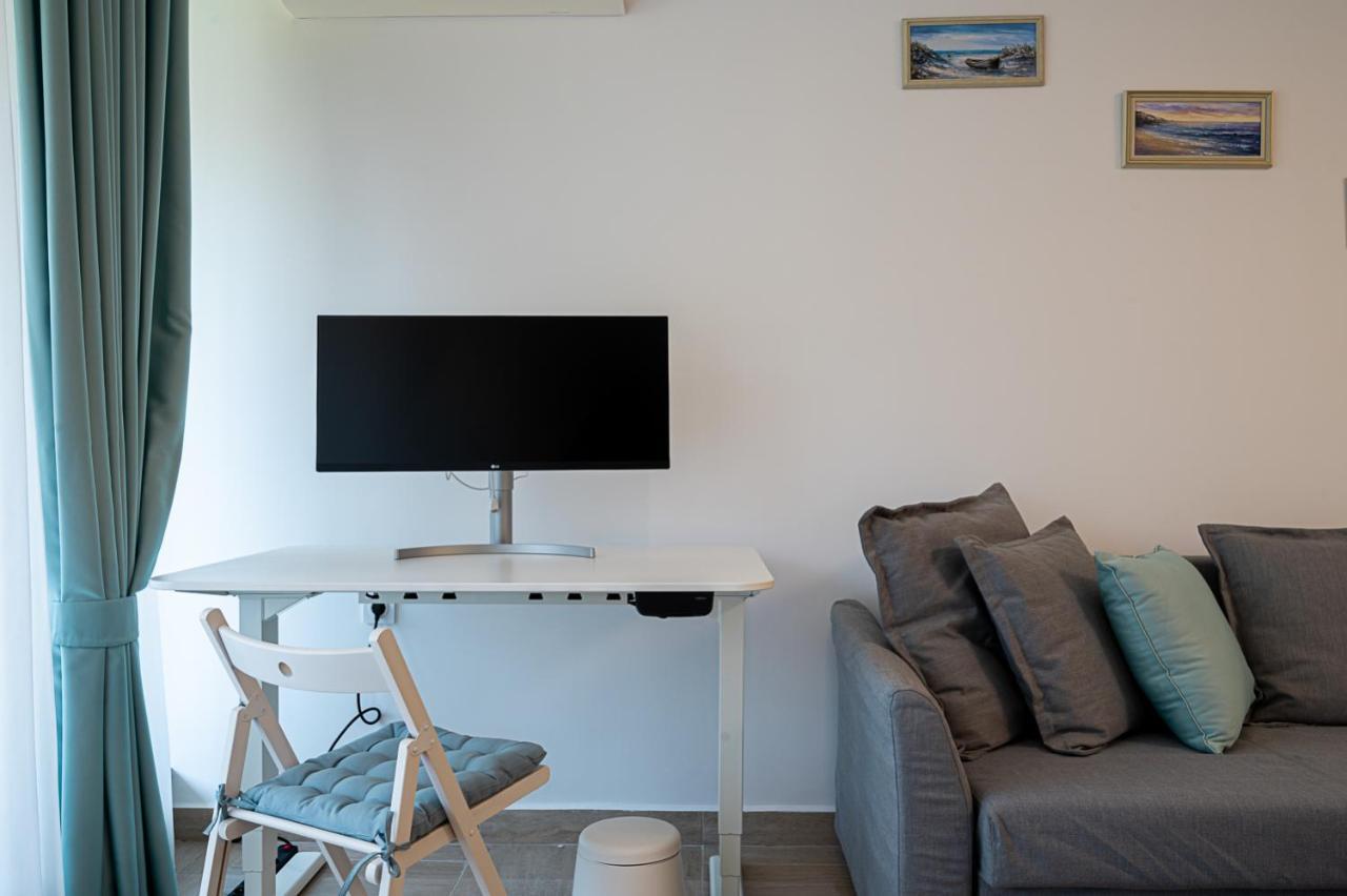 Stylish 1-Bd Apartment In St Constantine And Helena By Flat Mаnager 圣君士坦丁和海伦那 外观 照片